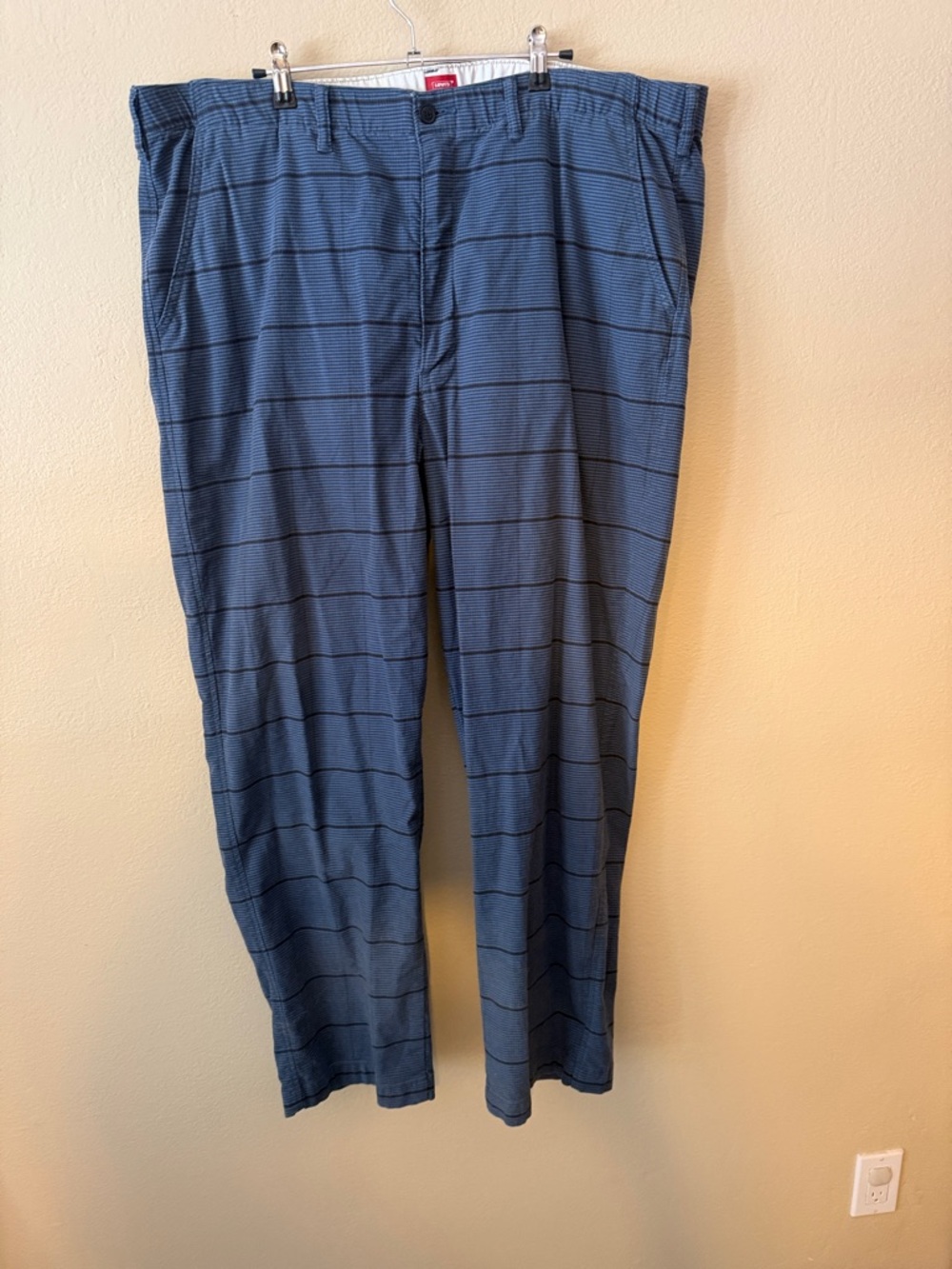 Levi’s Men's Blue Plaid Casual Chino Pants